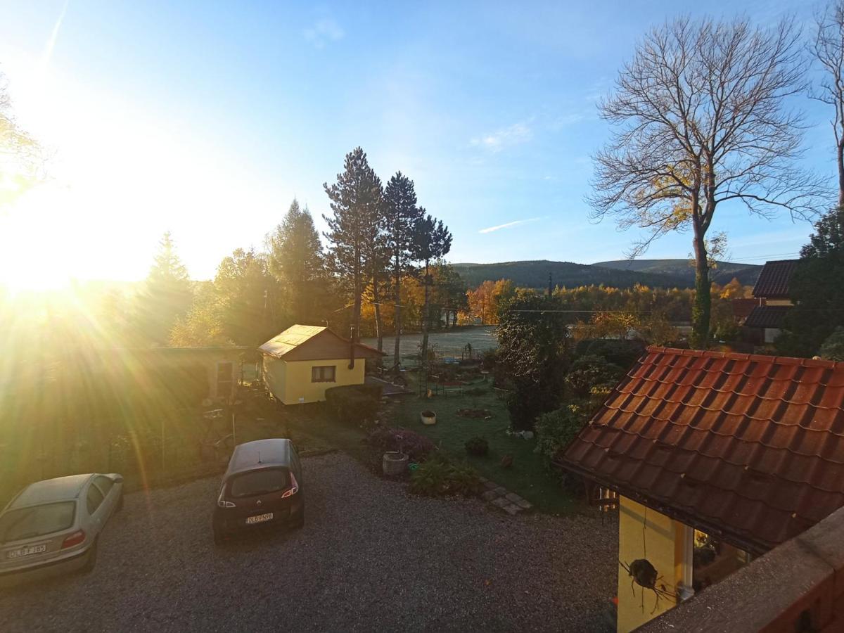 Świeradów-ZdrójDom Na Przedgorzuアパートメント エクステリア 写真